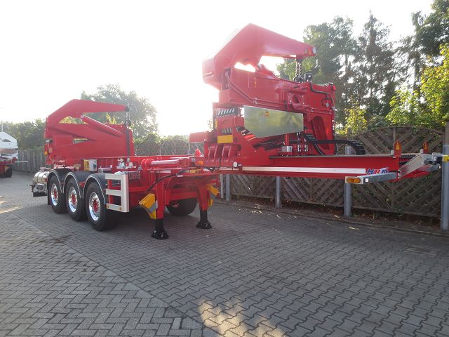 36 tonne sidelifter - Swinglift for container movement